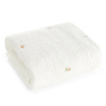 Bavlnený uteráčik 30x50 cm Bloom biely s vyšívanými kvietkami a motýlikmi Bavlnený uteráčik 30x50 cm Bloom biely s vyšívanými kvietkami a motýlikmi